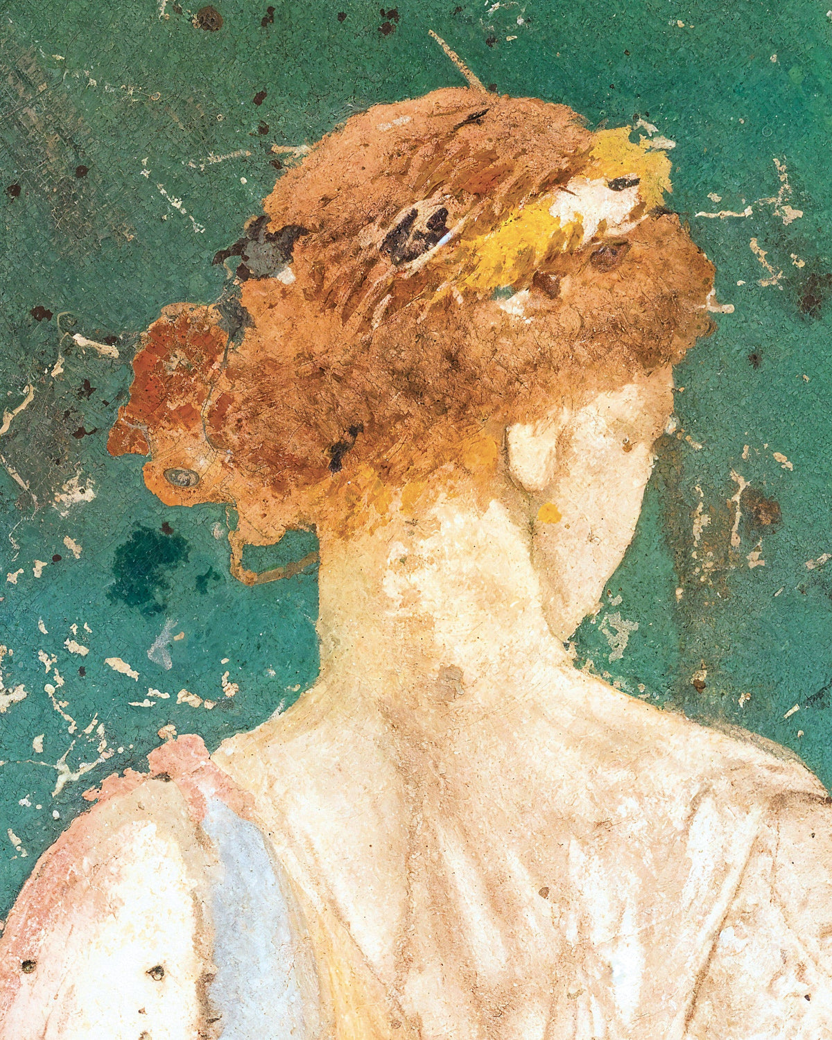 Detail of a Roman fresco from Pompeii: a woman seen from behind with auburn hair and a golden wreath against a green background